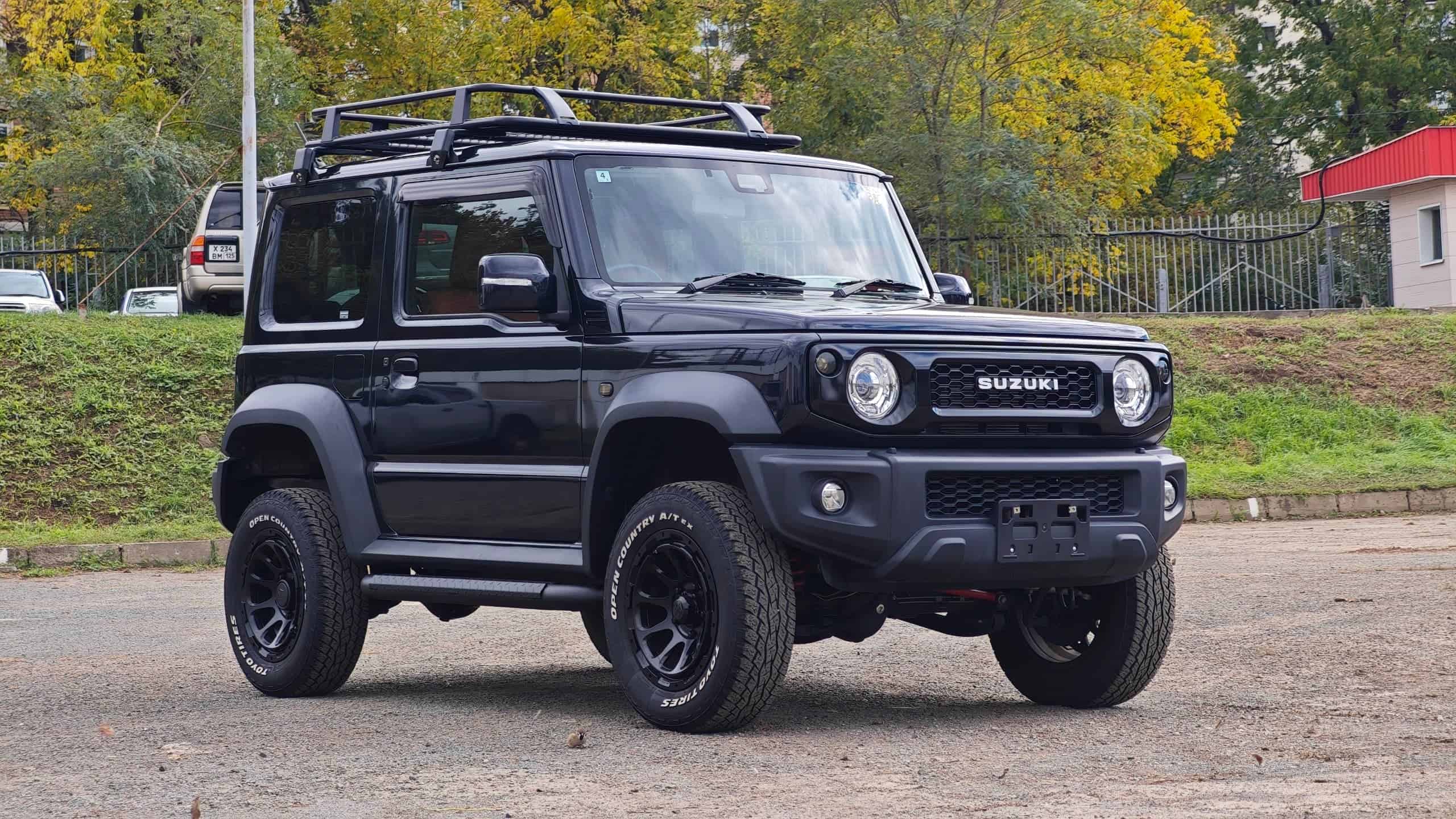 Suzuki Jimny Sierra — во Владивостоке, спереди